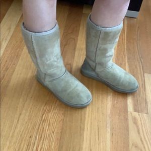 Ugg boots- Cream Size 6